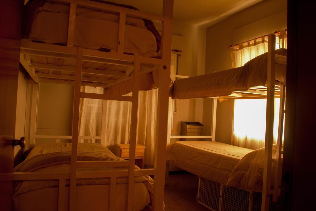 Loica Hostel Puerto Madryn Eksteriør bilde
